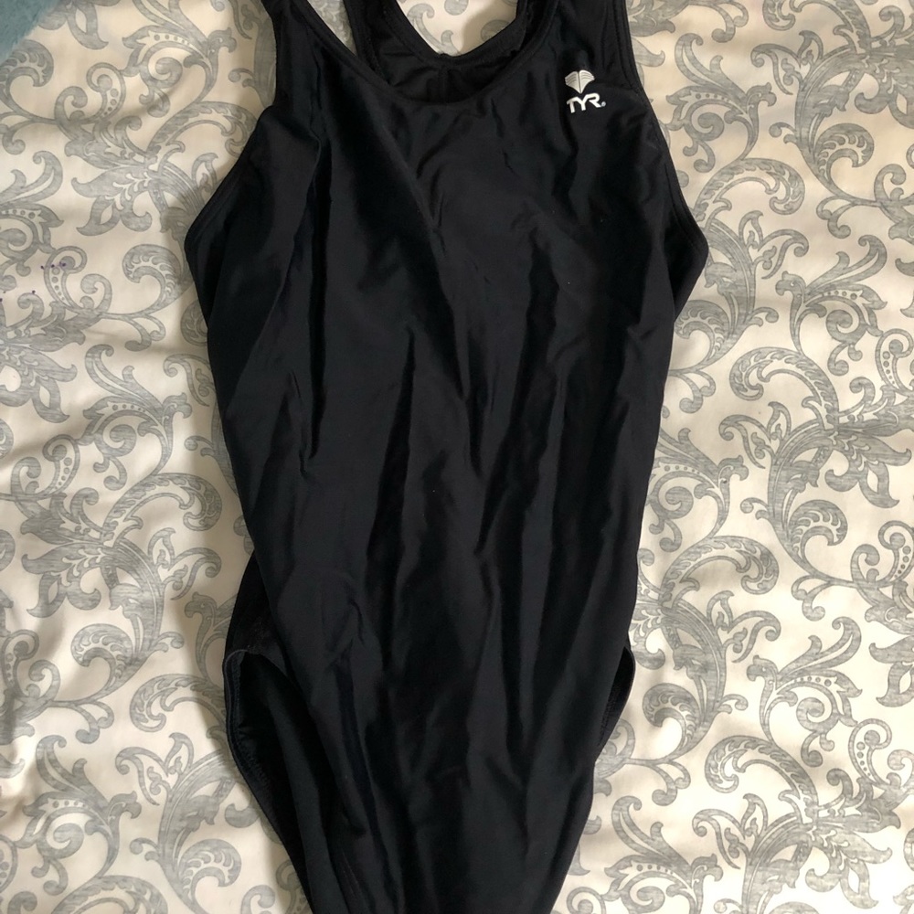size 36 tyr swimsuit